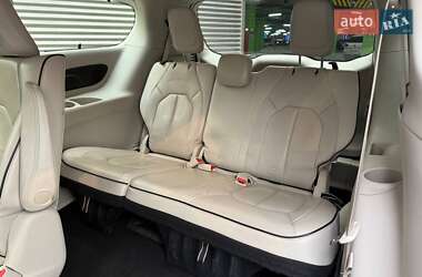 Минивэн Chrysler Pacifica 2017 в 
