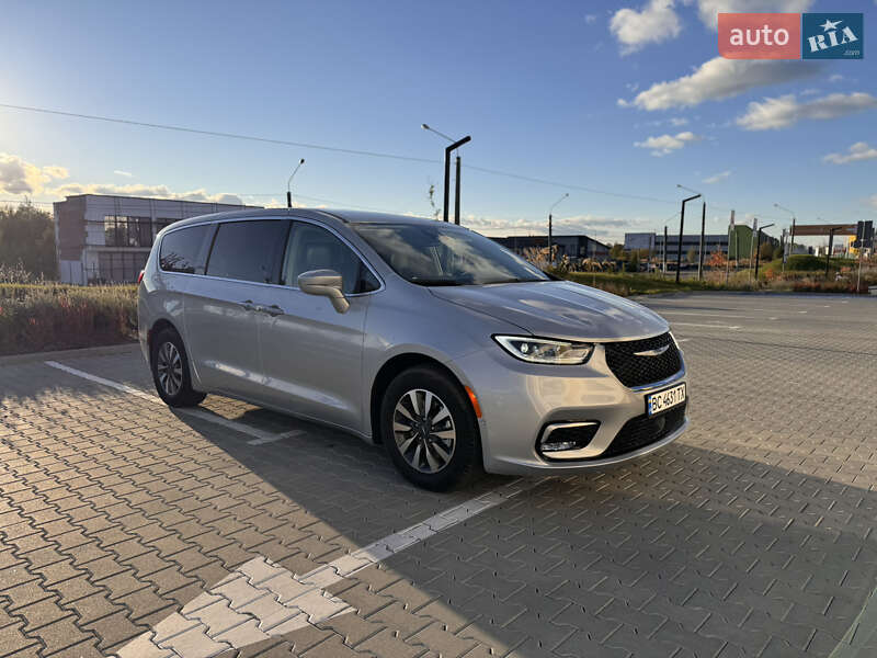 Мінівен Chrysler Pacifica 2022 в Львові