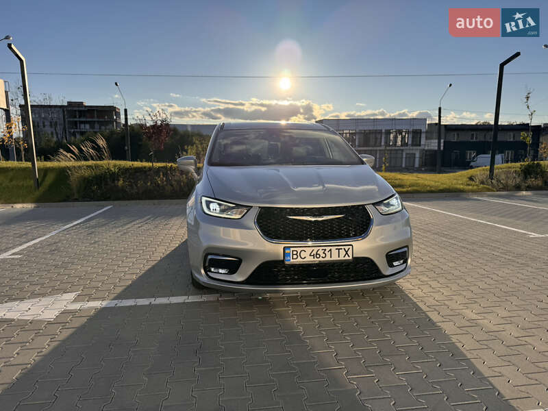 Мінівен Chrysler Pacifica 2022 в Львові