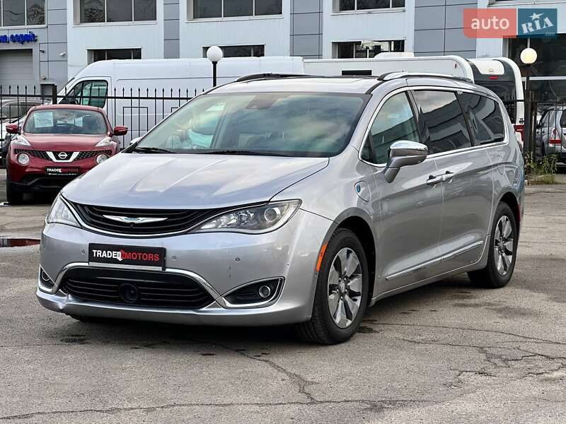 Мінівен Chrysler Pacifica 2017 в Києві фото 7 Мінівен Chrysler Pacifica 2017 в Києві