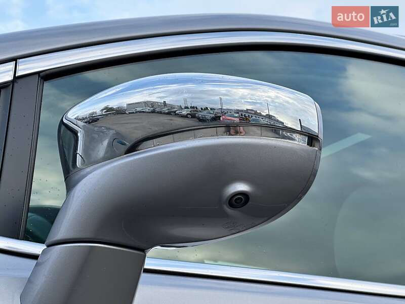 Мінівен Chrysler Pacifica 2017 в Києві фото 16 Мінівен Chrysler Pacifica 2017 в Києві