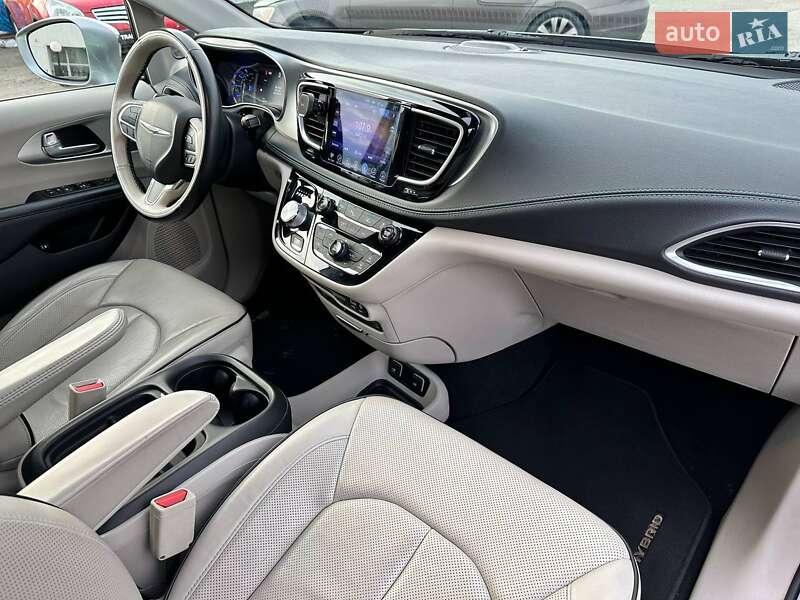Мінівен Chrysler Pacifica 2017 в Києві фото 48 Мінівен Chrysler Pacifica 2017 в Києві