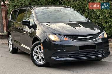 Минивэн Chrysler Pacifica 2016 в Киеве