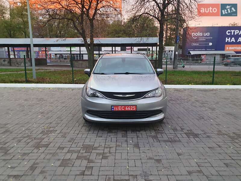 Мінівен Chrysler Pacifica 2020 в Києві