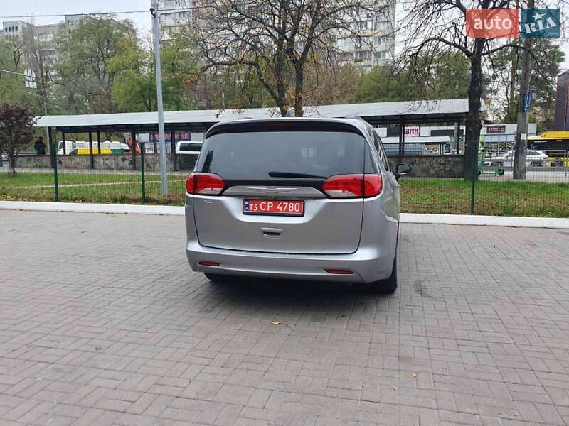 Мінівен Chrysler Pacifica 2021 в Києві фото 9 Мінівен Chrysler Pacifica 2021 в Києві