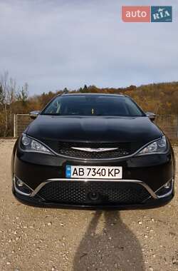 Універсал Chrysler Pacifica 2019 в Вінниці