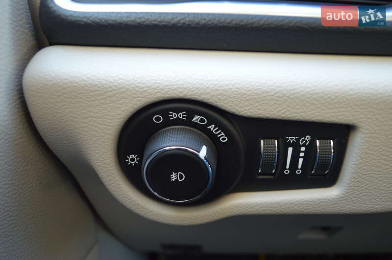 Мінівен Chrysler Pacifica 2019 в Одесі