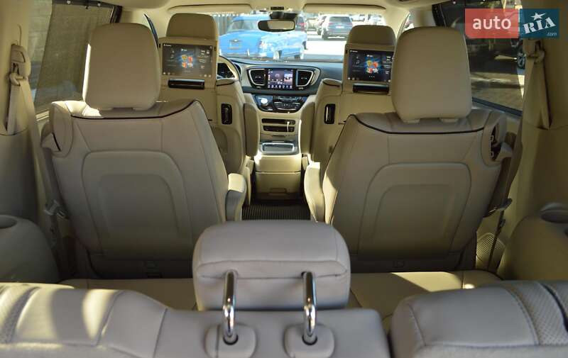 Мінівен Chrysler Pacifica 2019 в Одесі
