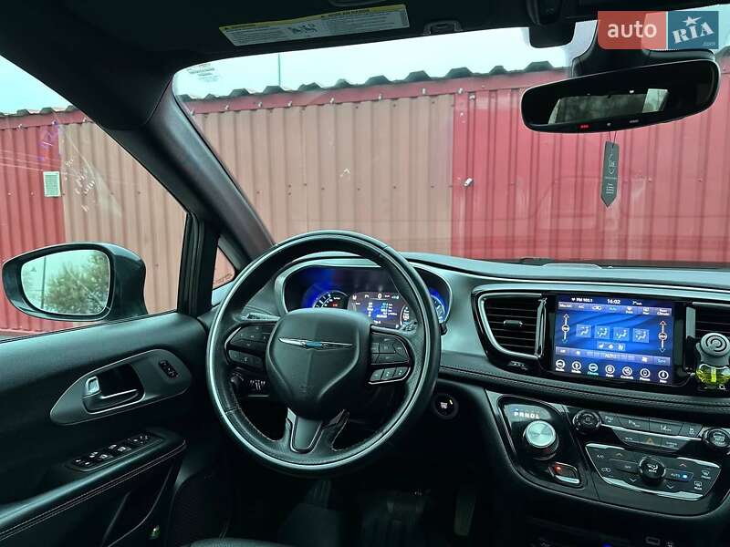 Минивэн Chrysler Pacifica 2019 в Киеве фото 15 Минивэн Chrysler Pacifica 2019 в Киеве