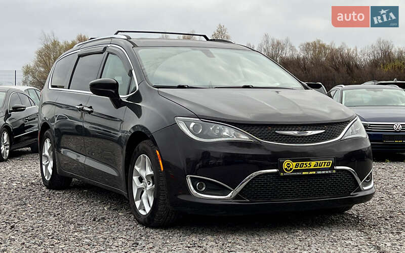 Chrysler Pacifica 2017