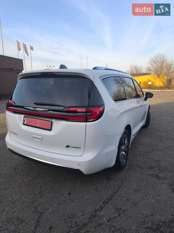 Минивэн Chrysler Pacifica 2023 в Киеве