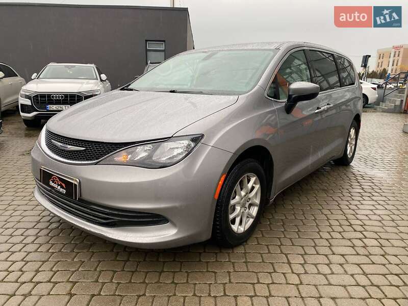 Мінівен Chrysler Pacifica 2016 в Львові