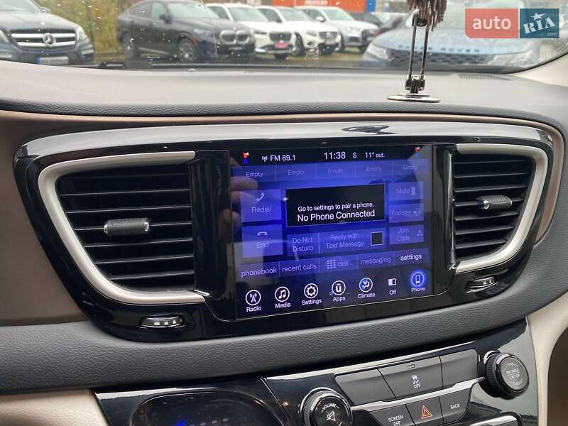 Мінівен Chrysler Pacifica 2016 в Львові