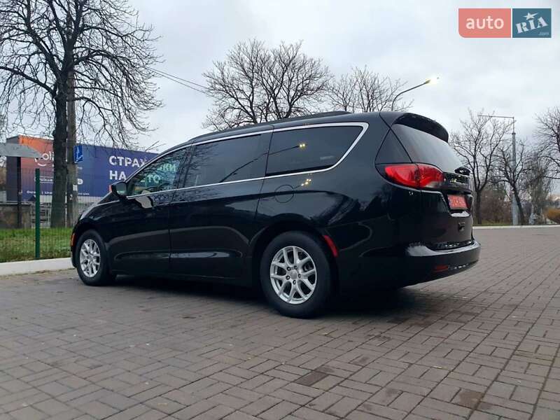 Мінівен Chrysler Pacifica 2020 в Києві