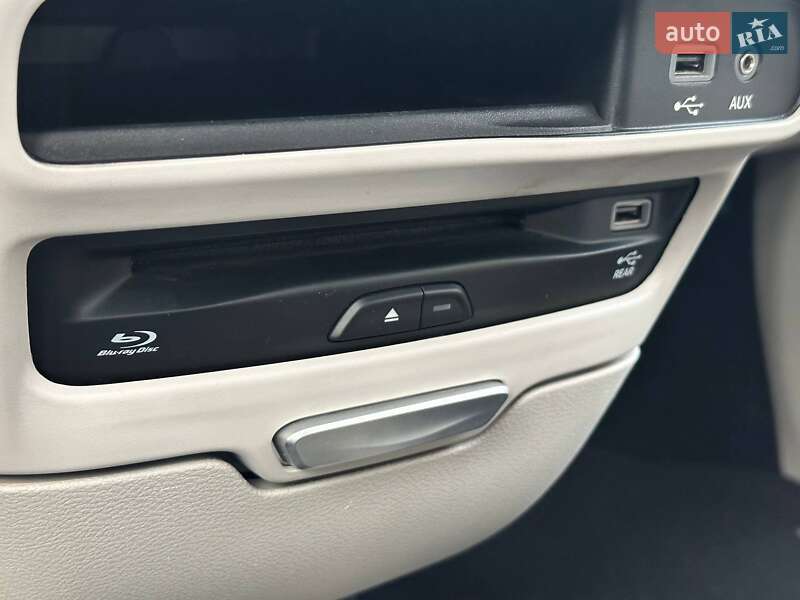 Минивэн Chrysler Pacifica 2017 в Киеве фото 26 Минивэн Chrysler Pacifica 2017 в Киеве