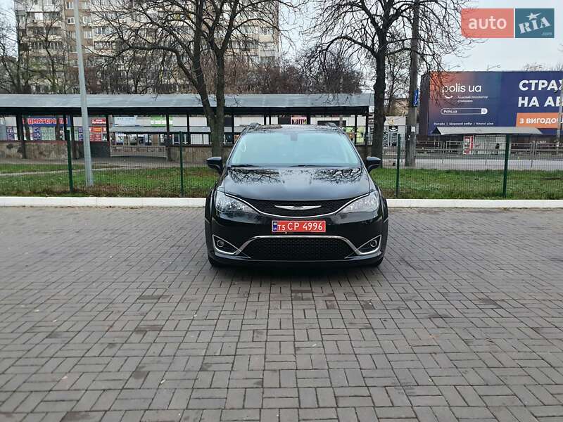 Мінівен Chrysler Pacifica 2020 в Києві