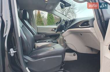 Минивэн Chrysler Pacifica 2020 в Киеве