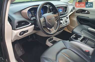 Минивэн Chrysler Pacifica 2020 в Киеве