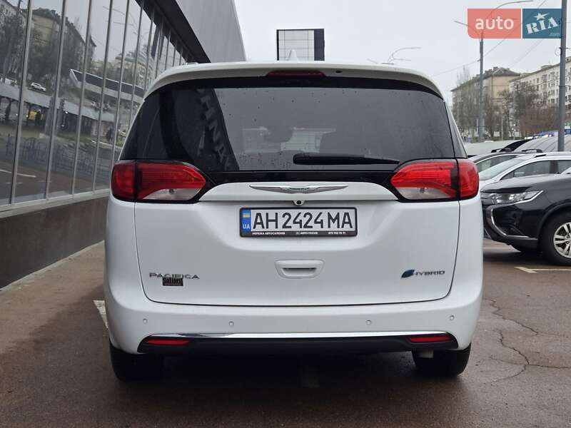 Минивэн Chrysler Pacifica 2017 в Киеве