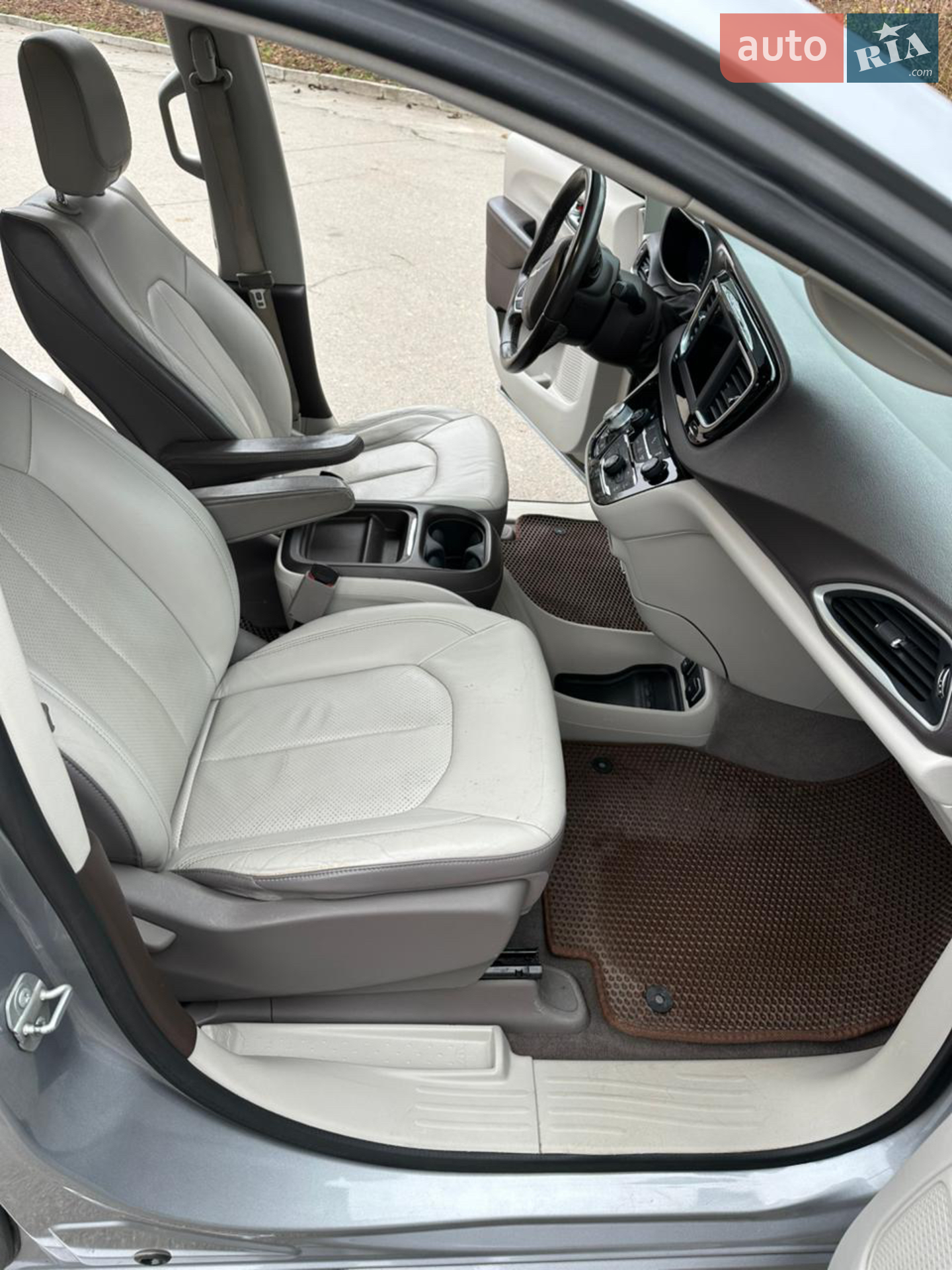 2017 Chrysler Pacifica - мініатюра 8