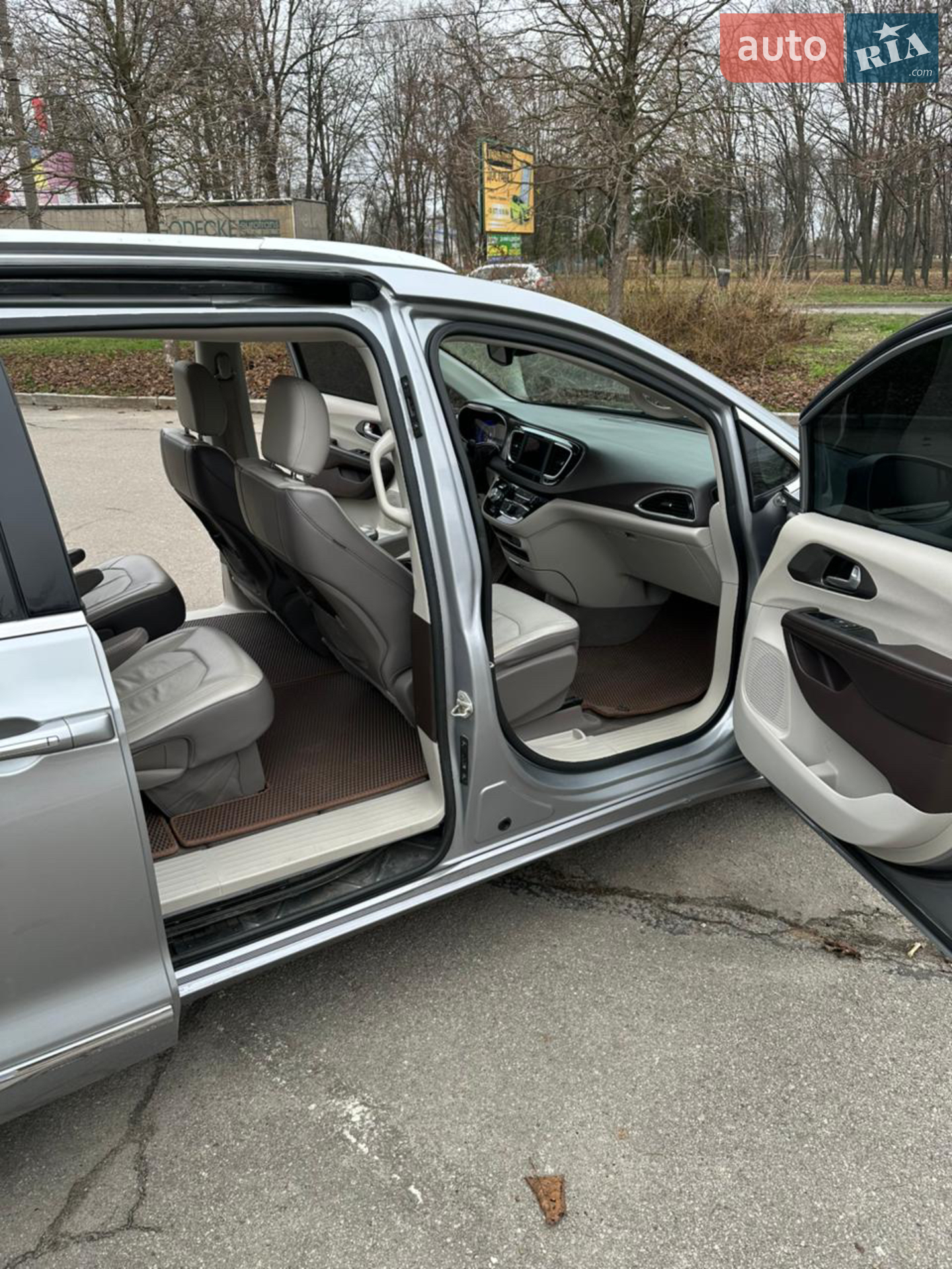 2017 Chrysler Pacifica - мініатюра 4