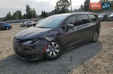 Минивэн Chrysler Pacifica 2018 в Львове