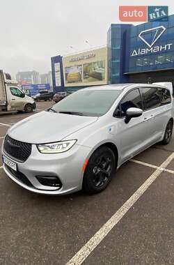Минивэн Chrysler Pacifica 2023 в Киеве