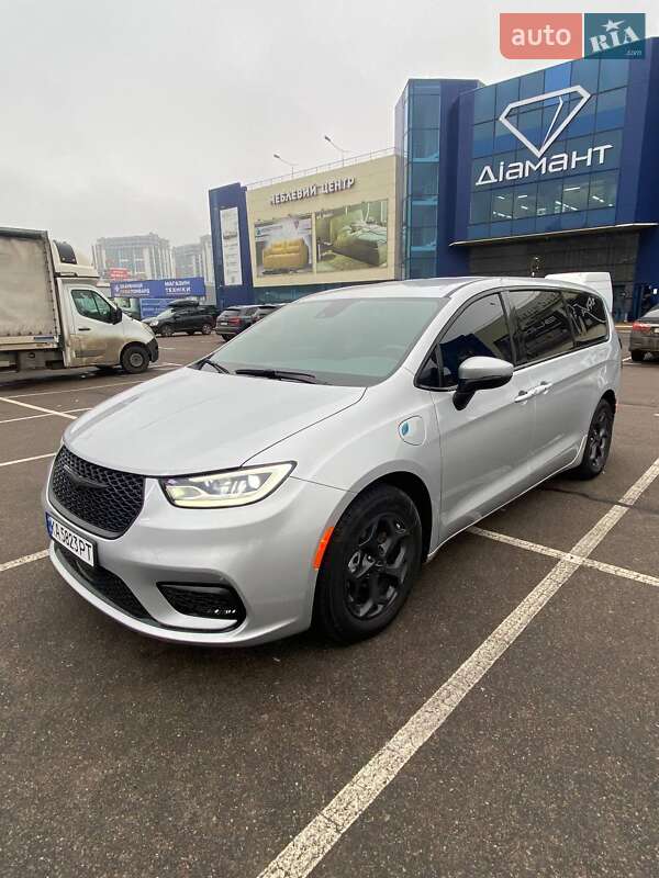 Chrysler Pacifica 2023