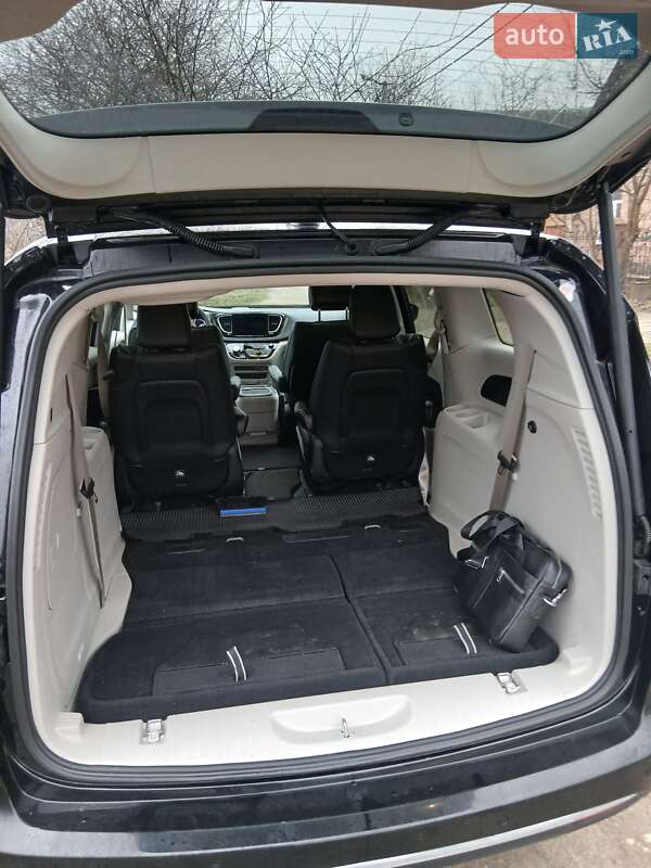 Мінівен Chrysler Pacifica 2024 в Боярці