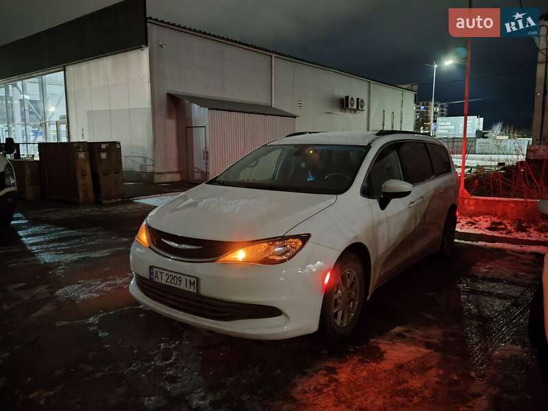 Мінівен Chrysler Pacifica 2020 в Івано-Франківську