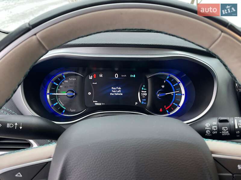 Минивэн Chrysler Pacifica 2017 в Киеве фото 24 Минивэн Chrysler Pacifica 2017 в Киеве