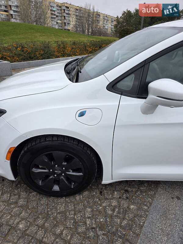 Минивэн Chrysler Pacifica 2019 в Днепре