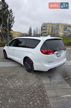 Минивэн Chrysler Pacifica 2019 в Днепре