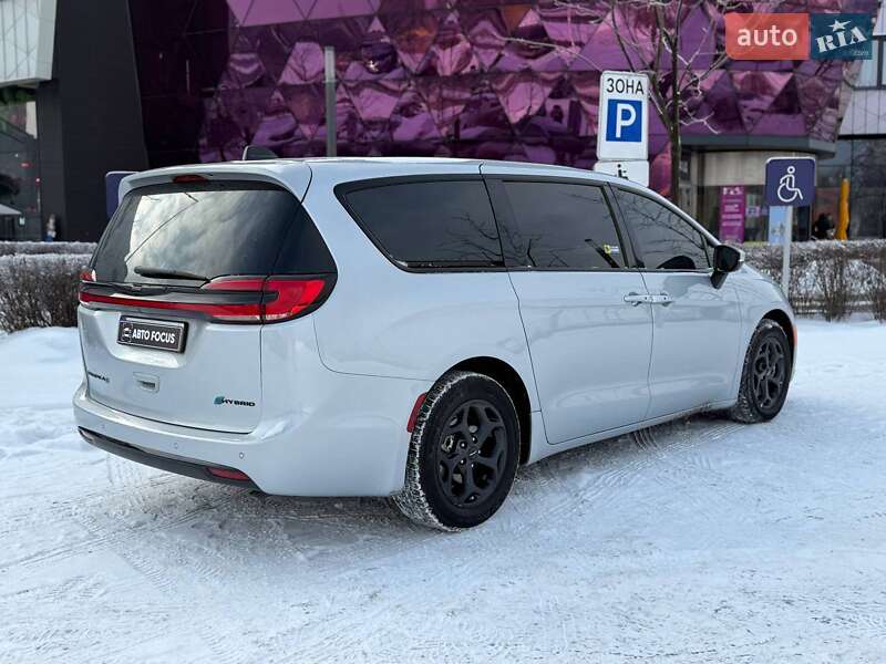 Минивэн Chrysler Pacifica 2023 в Киеве фото 6 Минивэн Chrysler Pacifica 2023 в Киеве