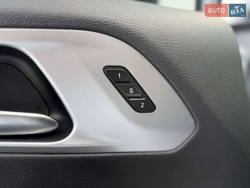 Минивэн Chrysler Pacifica 2023 в Киеве фото 15 Минивэн Chrysler Pacifica 2023 в Киеве