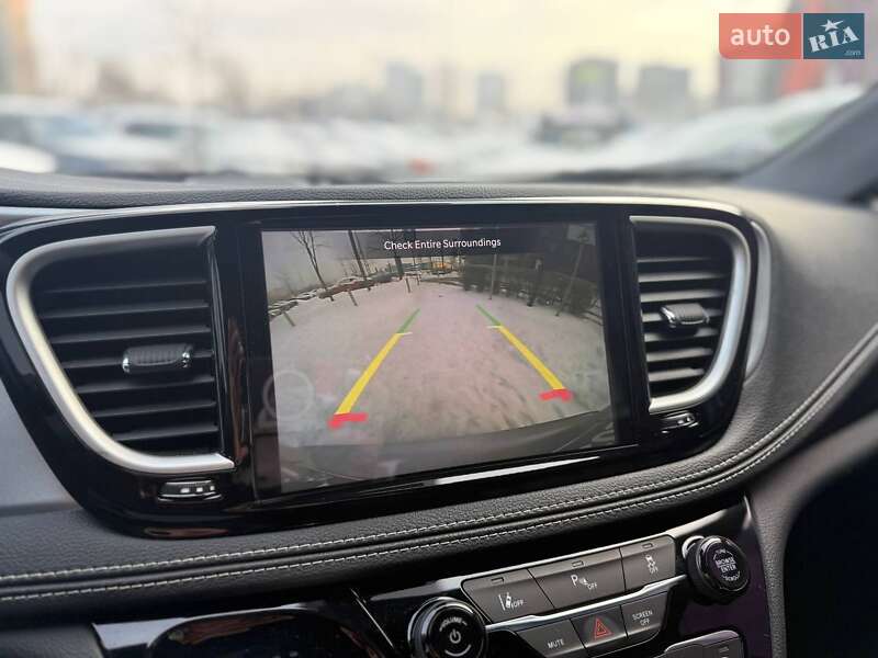 Минивэн Chrysler Pacifica 2023 в Киеве фото 22 Минивэн Chrysler Pacifica 2023 в Киеве