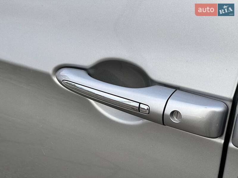 Мінівен Chrysler Pacifica 2017 в Києві