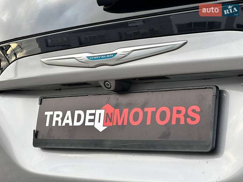 Мінівен Chrysler Pacifica 2017 в Києві