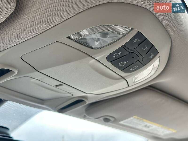 Мінівен Chrysler Pacifica 2017 в Києві