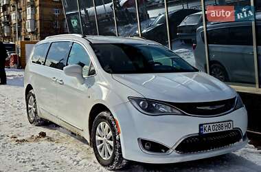 Минивэн Chrysler Pacifica 2019 в Киеве