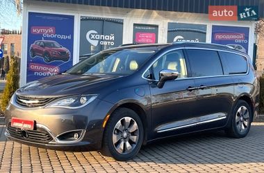 Минивэн Chrysler Pacifica 2018 в Львове