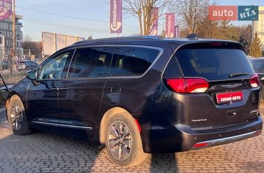 Мінівен Chrysler Pacifica 2018 в Львові