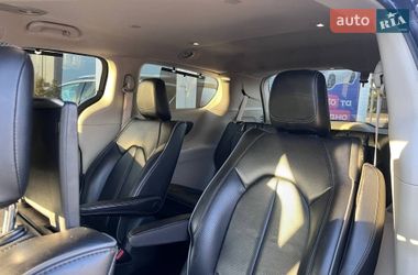Мінівен Chrysler Pacifica 2018 в Львові