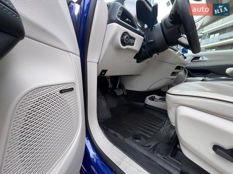 Минивэн Chrysler Pacifica 2020 в Черкассах