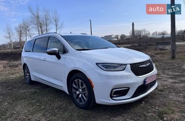 Минивэн Chrysler Pacifica 2023 в Киеве