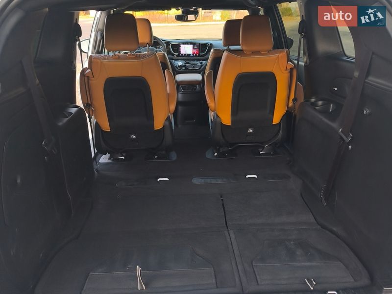 Минивэн Chrysler Pacifica 2023 в Киеве