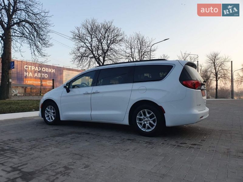 Минивэн Chrysler Pacifica 2020 в Киеве