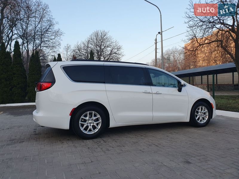 Минивэн Chrysler Pacifica 2020 в Киеве