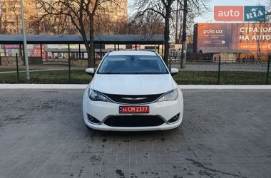 Минивэн Chrysler Pacifica 2020 в Киеве