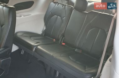 Минивэн Chrysler Pacifica 2020 в Киеве